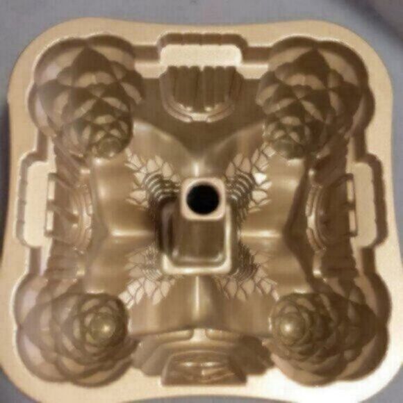 Fun Hansel and Gretel Fairytale Gingerbread Bundt Pan Vintage Nordic Ware - Picture 4 of 8